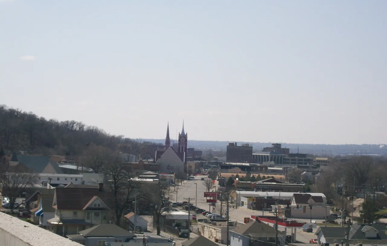 East Broadway looking toward downtown Council Bluffs, photographed in 2010